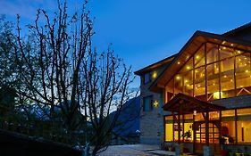 Clarks Inn Suites, Manali